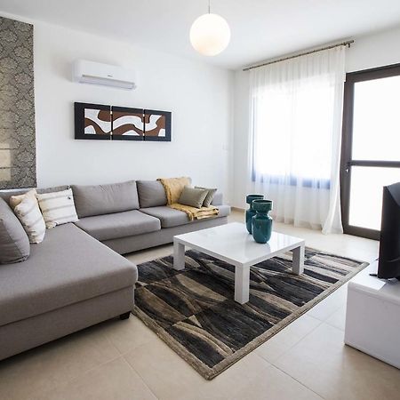 Olivia Villa 63 Paphos ภายนอก รูปภาพ